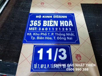 Bảng tên công ty mica KT 30*30cm